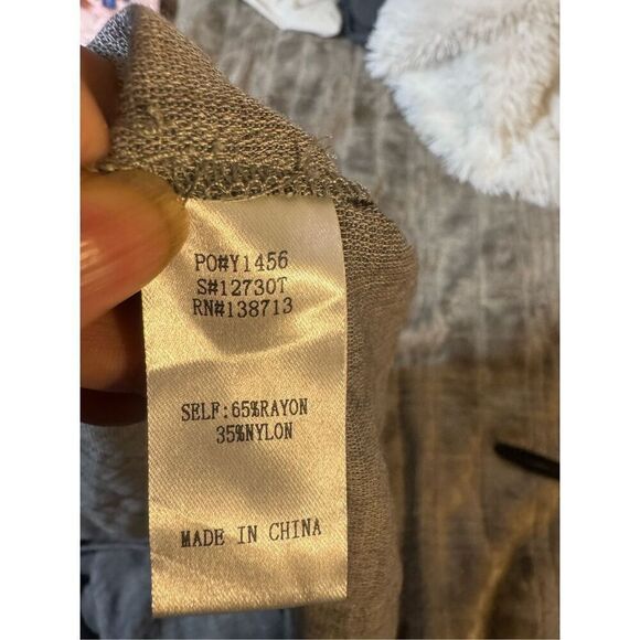 Doe&Rae women's button-up sleeveless ruffle shoulders charcoal tunic top S, M,L - Picture 6 of 6